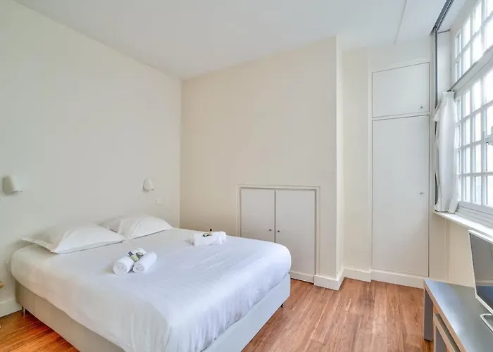 A Saint Germain パリ