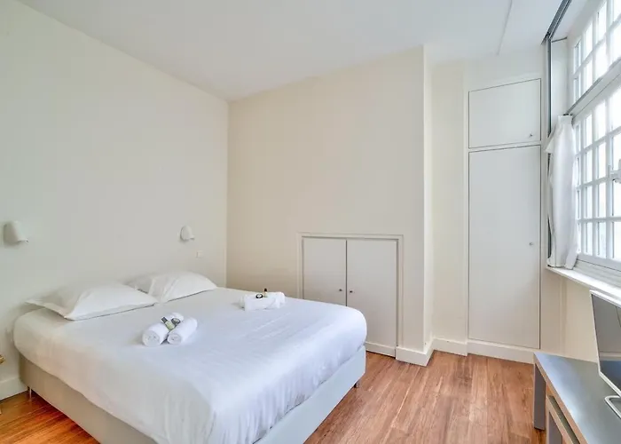 A Saint Germain パリ